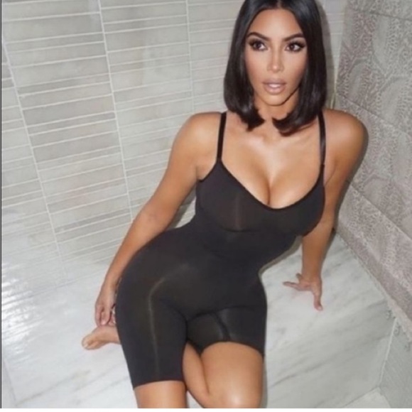 SKIMS Sculpting Seamless Mid Thigh Bodysuit Onyx Black NEW in BOX 2X/3X - Picture 2 of 5